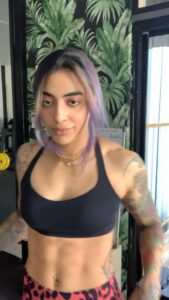 Gurbani Judge Instagram - Ahhh shred szn ⚡️
Goes so well with sweater weather 😅😂 happy to be in the Bay for another winter ❄️ 

#heaviestandleanest #2300+cals #carbivore #liftLife #65  #therehastobeJoyintheJourney #presently #loalife #balance CC : @lil_kimble_