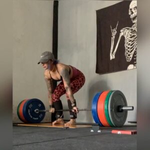 Gurbani Judge Instagram - Today’s Deathlifts 💀 

It was supposed to be a deload of 115kgs x 5..
But since I’ve been having solid maxing out this week I thought, Ok let’s see how much we can conventional dead today 🤞🏼💀🤤. 

First video: 
135Kgs/297£x 1 

Second video: 
140kgs/308£ x 1
You will legit see me almost levitate in slow motion once I finish the lift 😂🤣 took me a bit to come back 😬

#ronaGains #imnotronayourona #lol #LiftLife 
Added a straight 10kgs to my deadlift in lockdown 😂 #NoComplaints  #sushidinnertonight #weleantoo #ayyyyyy

Edit cc : @lil_kimble_

PS: I guess I’m a power lifter now 😅🌈👌🏼💯