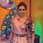 Hrishitaa Bhatt Instagram - Be sure to watch #Rangoli Jaya Bachchan special which airs on Sunday at 8 am & 7:30 pm and also on next Saturday at 10pm. . . . Styled by - @stylebyriyajn Assisted by- @moreprachi__ Outfit- @asopalav @saree.com_by_asopalav Jewellery - @tarannumjewelry Coordinated by - @moushumibanerji Makeup- @manish_kerekar Hair- @makeovrsbyritaa . . . . . #reels #hrishitaabhatt #bollywood #fashion #bollywoodactress #bollywoodreels #reelkarofeelkaro