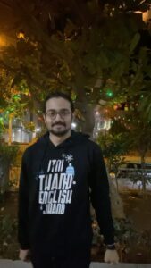 Hussain Dalal Instagram - Hum bhaiyon ne mil kar ek show banaya hai. Jiska naam dhindora hai. Uska creator aur kalakaar mera jigar ka tukda Bhuvan Bam hai. Producer mera bhai Rohit raj hai. Aur writer mera bhai Abbas hai. This is my family and we are here to give you a piece of our hearts :) 
Please dekhiye aur bataiye kaisa laga.. sab ne bohot mehnat ki hai ! 
Now over to you guys :) #dhindora @bhuvan.bam22 @rohitonweb @abbasdalal @manojmittra @himank.gaur https://youtu.be/Y_2y4y0kQig