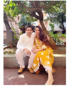 Hussain Dalal Instagram - Happy Diwali to all of you from me and my Phuljadi ✨@zeebamiraie  #diwali #deepawali ♥️🪔💥💥🪔♥️