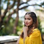 Inaya Sultana Instagram - Don’t look at the caption, look at me 🤞🏻 Pc @nikhil_kyatham Outfit by @gummadidalashashi.label Stylist @aparna_chowdaryy__ #adivaramwithstarmaaparivarm @starmaa #starmaa #sankrantispecial