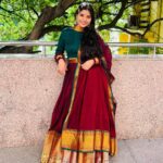 Indravathi Chauhan Instagram - Nothing attracts attention like a red saree.😍❤️ Outfit/: @maharajathelable11 Jewallaries: @sylee_ethnic