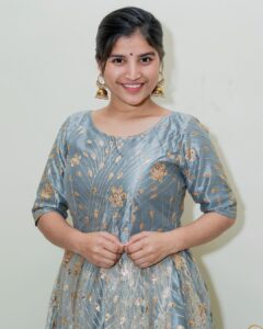 Indravathi Chauhan Instagram - Happy Sankranti😊🔥❤️…..
Outfit: @honeys.couture
Earings: @yuvi_collections
Hairstyle: @_chintu_makeovers