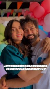 Jankee Parekh Instagram - You may never want to invite us for your kids birthday party and we shall understand.

#WeDontNeedNoEducation 
@ayushdas

Also, @aditya.sirsa , your pipes & this composition are a real beauty 💜