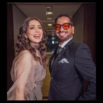 Jankee Parekh Instagram - The JOY of getting back on Stage The JOY of turning a new Page, The JOY of singing on a Mike The JOY of doing the thing we immensely Like, The JOY of collaborating with talent Memorable The JOY of making someone’s day Pleasurable, The JOY of Performing Live The JOY of Being Alive... Dj Lloyd and yours truly are back to make a Mark, We are here to light a Fresh Spark, With Music, Entertainment and a whole Lot of - ‘JOY’ For Bookings & enquires contact - @krinapari #Joy #Musicalcollaboration 📸 @horilhumad