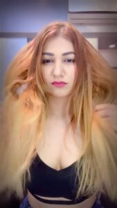 Jasleen Matharu Instagram - Colotox transformation by @sameersalmani 💚👊

#sameersalmanitheartist
#sameersalmani
#bandrasalon #colortox