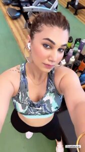 Jasleen Matharu Instagram - 💯💯

@roarfitness.in
