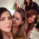 Juhi Parmar Instagram - Birthdays are special and my clan makes it even more soecial..The ones who are with me throughout the year and the ones without whom celebrations would be incomplete. All of you, your happiness and excitement to celebrate made this birthday all the more special! #forever #birthday #latepost #birthdaycelebration #friendsforever #happy #celebration