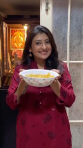Juhi Parmar Instagram - A beautiful festive time is coming up and with it so many changes come. Some of us don’t eat onion garlic, others don’t eat non veg and some fast for all 9 days. And in the fasts and even without them, one delicious recipe for Navratri time is sabudana ki khichdi. So today I’m showing you a quick, simple and delicious recipe for Sabudana Ki Khichdi. Try it out and let me know how it turns out in the comments below….

Recipe-
1 cup soaked sabudana
Red 🌶 powder to taste
Salt to taste
Roasted peanuts (coarse powder)
Mix all of the above

Heat 2-3 tbsp ghee
Add Boiled potatoes 
Green chillies
Add sabudana
Add powdered sugar 
Add Lime juice
Coriander powder 
And its ready! 

#navratrionreels #navratrirecipe #sabudanakhichdi #khichdirecipe #feelkaroreelkaro #feelitreelit #cookingwithjuhi