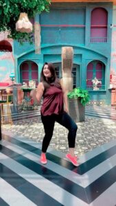 Juhi Parmar Instagram - Chaliya 💃🏼 #WeekendDance
#bollywood #bollywooddance #reels #reel #reelsinstagram #reelsvideo #reelitfeelit 
Location : @bohobarandkitchen