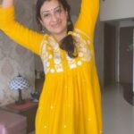 Juhi Parmar Instagram - Some beats are so beautiful and graceful that they add magic to the feet of the one dancing.... #dance #dancelove #dancereels #dancelover #indian #indiandance #beautiful #reels #reel #reelkarofeelkaro #reelsvideo #reelitfeelit #reelsindia