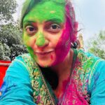 Juhi Parmar Instagram - Holi spent well with friends like family.. Happy Holi everyone🌈🧡💚❤️💜💛 #happyholi #holi #happy #festive #fun #friends