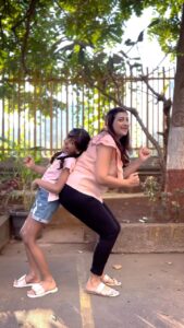 Juhi Parmar Instagram - The magic of hugs and kisses!!! Truly meri Ginni your jaadu ki jhapi is magical 😇
#motherdaughter #forever #foreverlove #♾ #mom #momlife #happy #love #loveyou