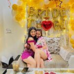 Kanika Mann Instagram - #bridetobe @sanaadhattofficial ❤️ I still can’t believe this though 😋 Sara din I love you I love you Muje karti rahi , aur ab chal di 😏