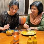 Kanika Mann Instagram - A Dinner story of Maa -Beti ✨💕
