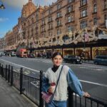 Kanika Mann Instagram - You are in London if you can find 5 prets in 10 minutes of walk 🤓 ☕️ . . . Wearing @ikichic_official @styledbynikinagda Harrods