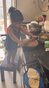 Karanvir Bohra Instagram - This lil one learns to make roti for #mahashivratri @thebabysnowflake
