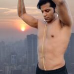 Karanvir Bohra Instagram - Stop, slowdown, enjoy & breathe...Life goes by way to fast... See the video again to understand the meaning. You have 1 life, do what makes you happy... #omnamahshivaya🔱