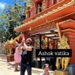 Karanvir Bohra Instagram - In the feet of #hanumanji at #ashokvatika in Srilanka One of the most beautiful places we have been. #jaishriram #jaihanuman #sitama