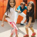 Karanvir Bohra Instagram - My Lil munchies, they love coming to all my shoots 💋💋💋 Bella/Vienna : we want to be on set with dad the full day