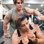 Karanvir Bohra Instagram - There is no cheating with @yashbirla You make me #pogoloco
