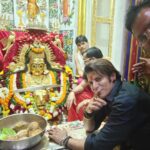 Karanvir Bohra Instagram - Sab darshan karlo, Aaj mata ka birthday hai...... jai maa #mumbadevi