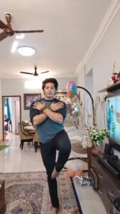 Karanvir Bohra Instagram - How old are you according to your body?
You gotta try it, it's awesome......

My body is above 75 years 😤😤😤

5secs - 65 years
6 to 10secs - 50 to 64yrs
11 to 15secs - 40 to 49yrs
16 to 21secs - 30 to 39yrs
21 to 30secs - 20 to 29yrs
31secs > u r  not frm this planet