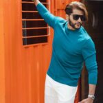 Karanvir Bohra Instagram - Basssss, was missing my beard... Should I grow it back?