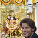 Karanvir Bohra Instagram - Sab darshan karlo, Aaj mata ka birthday hai...... jai maa #mumbadevi
