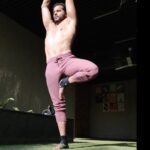 Karanvir Bohra Instagram - Gym was shut for 31st, coz #suryadev #2022 wanted me to give me blessings for the #newyear