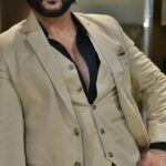 Karanvir Bohra Instagram - The last photoshoot on #2022 Felt like a #godfather wearing this suit. 📸 @haroon_ali15