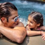 Karanvir Bohra Instagram - VIENNA - Someone asked me yesterday, 'Who is your best friend?' 'My Dad.' ❤ @karanvirbohra #karanvirbohra #viennabora #viennarose #dadanddaughter #bestbuddies #onvacay #daddysgirl #fatherdaughter #goa #ilovemydad #bestdayever