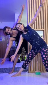Karanvir Bohra Instagram - You have to try this…. It’s true.
You are as tall as your HUG SPAN