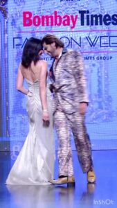Karanvir Bohra Instagram - Happy anniversary sweetie @bombaysunshine no better way than celebrating our #sweetsixteen years of togetherness…
@thank you @arch.jain and @rakeshagrawalrk for this beautiful gift of walking the ramp on our anniversary❤️

Thank you @bollywoodbubbletelly @b4upaps @dnpentertainment for the footage