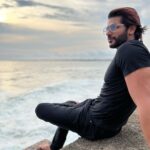 Karanvir Bohra Instagram - The #peace before the storm. Work mode is like vacation for me… #livingit #travel #colombo #work #ballyscasino