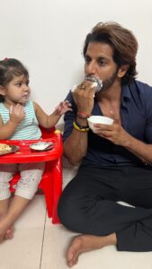 Karanvir Bohra Instagram - My girl jija is so messy, she doesn’t know how to eat 🤷🏼‍♂️