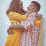Kishwer Merchant Instagram - Just like the nation ! Ive fallen for this song too 🧡 and it has no need to be fixed :) it’s beautiful the way it is ! KESARIYA my way 🧡 feat my beautiful wifey 🧡 @kishwersmerchantt 😘😘 Tagg your partners and go make reels on this 🧡 Music by my boys : @viploverajdeo @chotuslash ❤️🎹 🎸 Shot and edited : @harikesh_wrc_ 💥❤️. This 1 min is enough to fall in love with the song ❤️🙌🏻 @ipritamofficial @amitabhbhattacharyaofficial @arijitsingh @aliaabhatt #ranbirkapoor #ranbiralia #Kesariya #KesariyaCover #trending #trendingreels #trendingsong #brahmastra Love n luck to the whole team of @brahmastrafilm ❤️