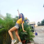 Kriti verma Instagram - I am not short. I am just more Down to Earth than Others ✌️ . . . . . . . #kriti #kritiverma #tallgirl #actor #model #explore #India #foryou #foryourpage #instagood #post #biggboss #MTV #Roadies #raodiesxtreme #jaimatadi🙏