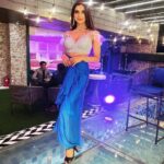Kriti verma Instagram - Who is shining more ?? Definitely we all 🤩💥🧿 #photodump with my Mumbai Family ❤️ @hoodanishant999 @tanvi33 @christmas_didi @swaraj.walavalkar
