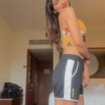 Kriti verma Instagram - What’s ur fav ?? 1,2,3,4 ?? #mine is 4th😍 . . . . . . #randomclicks #random #pics #curlyhair #tallgirl #biggboss #roadies #jaimatadi🙏🏻 Surat Marriott Hotel