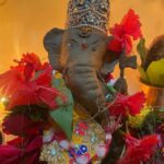 Lopamudra Raut Instagram - Our 59th eco friendly Ganpati. 8th year of me making the idol of lord ganesha. Proudly taking over a tradition and a change for a cause my dad started. May god bless all with abundance, peace and happiness 🙏🏼🌷💐✨ Ganapati bappa Morya !! #ecofriendly #ganeshchaturthi #saveenvironment #god #nature #conservation #environment