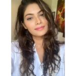 Lopamudra Raut Instagram - Hadn’t posted a selfie in while.. here you go ! Wet hair look #morning #look #wethair #selfie #smile