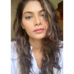 Lopamudra Raut Instagram - Hadn’t posted a selfie in while.. here you go ! Wet hair look #morning #look #wethair #selfie #smile