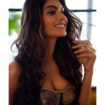 Lopamudra Raut Instagram - 1 or 2 ?? Shot by - @kapilcharaniya Outfit- @rockystarofficial Makeup and hair - @nilamkenia Assisted- @pranzzz_gaikwad Jewellery- @dazzlebyneha Styled by - @petulabrowne #portrait #photography The Butler & The Bayleaf