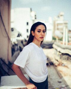 Madhurima Roy Instagram - Winter…where you at 🥵

..
..

From the archives 
Shot by @bharat_rawail