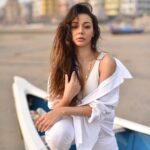 Madhurima Roy Instagram - Setting sail 🛶 .. Cz there ain’t no roads left in this city🤷🏻‍♀️ .. Captured by @lala_photuwale #portraitphotography #portraiture #smoothsailing #whiteonwhite #beachy #justbombaythings Versova, Mumbai