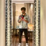 Mahat Raghavendra Instagram - #mirrorselfie 🙂