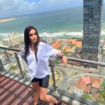 Mahek Chahal Instagram - How’s the view ? 😉 #srilanka #colombo #beach #sea #sunkissed #travel #workmode #rooftop #view Sri Lanka