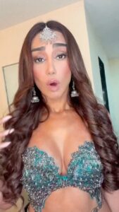 Mahek Chahal Instagram - 😂😂🤣🤣 #naagin6 #mahekchahal #actors #timepass #reelsinstagram #feed #onsets #filming #indiancinema #mumbai #jokes #workmode #reelsindia #reelsviral